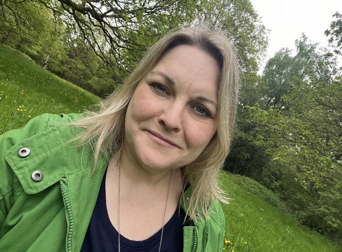 Glenna Walker - Certified Play and Creative Arts Therapist with PTUK